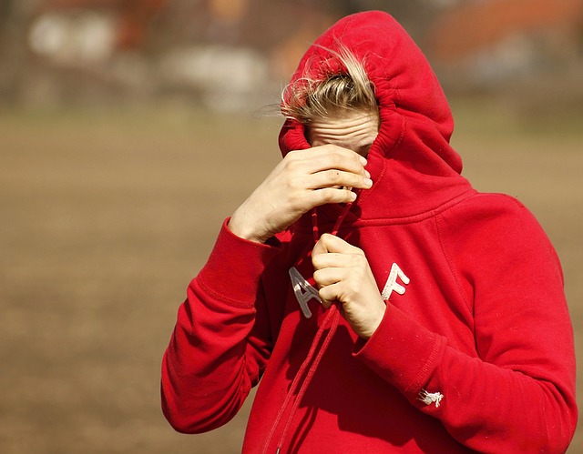 Zahalte se v chladnu do hřejivé mikiny z elastického materiálu